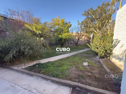 Galpon mas casa 2 habitaciones  en Venta Colonia Segovia Guaymallen