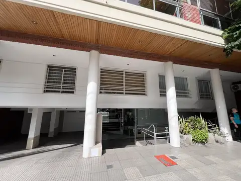 Helguera 3000, Piso 1°