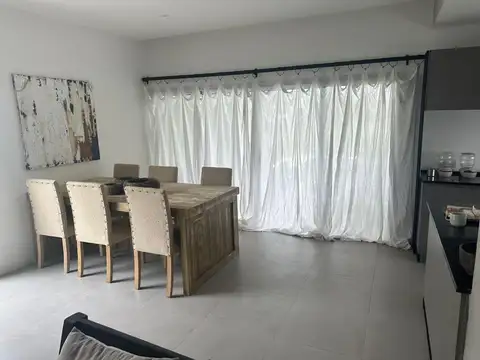 Casa en Venta al Oeste