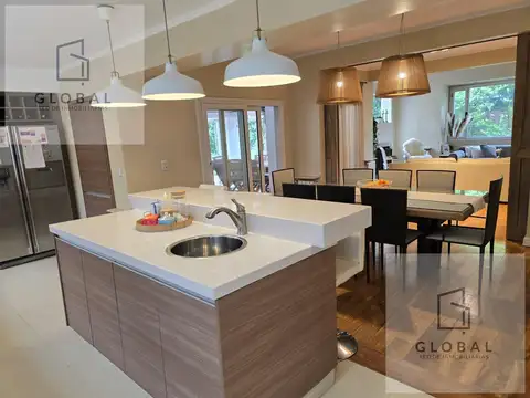 Casa 7 ambientes con 5 baños