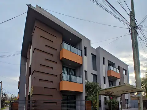 Pedro Noguera 500, Piso 1