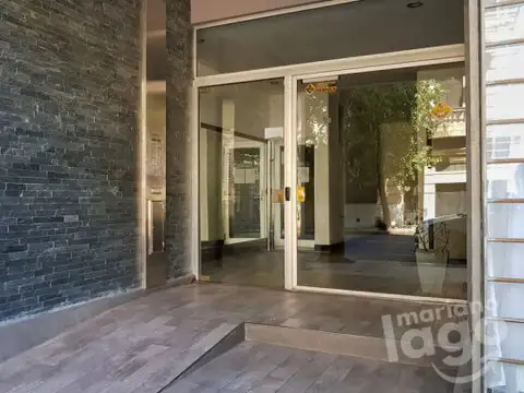 Departamento 2 dormitorios con cochera en Ov Lagos 1400