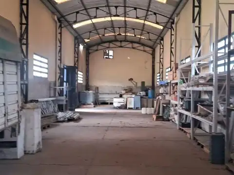 Galpon en Venta 117  mts Fondo