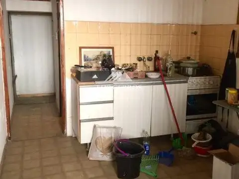 Galpón urbano con casa y 2° galpón en VENTA - Bariloche