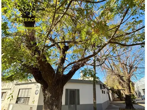 Casa al frente de 2 dormitorios en venta