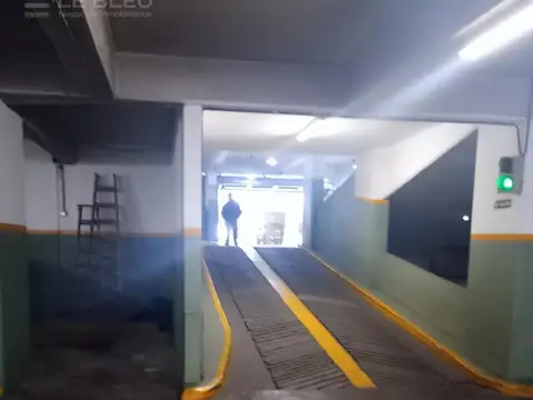 VENTA de COCHERA CUBIERTA en Colegiales