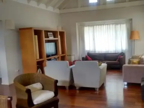 Club de Campo Grand Bell, Calle 467 e 142 y 148