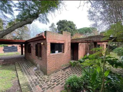 Casa en Alquiler en Villa Elisa, USD 4.300