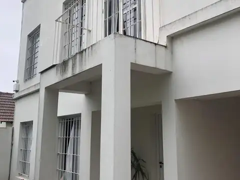 Casa en Alquiler en Manuel B Gonnet, $ 1.200.000