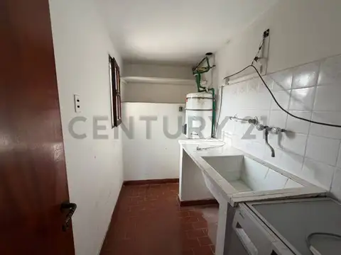 VENTA CASA 4 AMBIENTES CON PILETA EN BELLA VISTA APTO CREDITO
