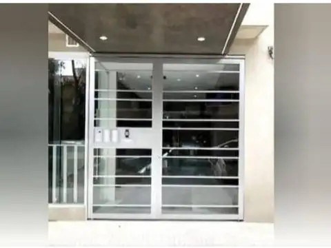 Montañeses 2800, Piso 1