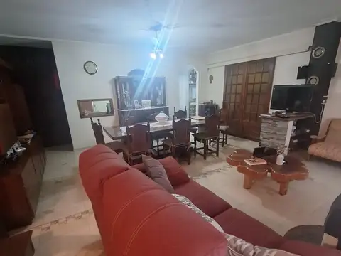 Depto Tipo Casa en Venta de 4 dormitorios