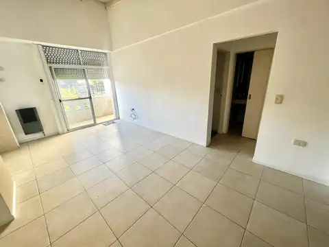 Av. Rivadavia 20100, Piso 2