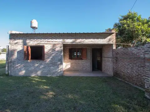 Casa 2 ambientes con 1 baño