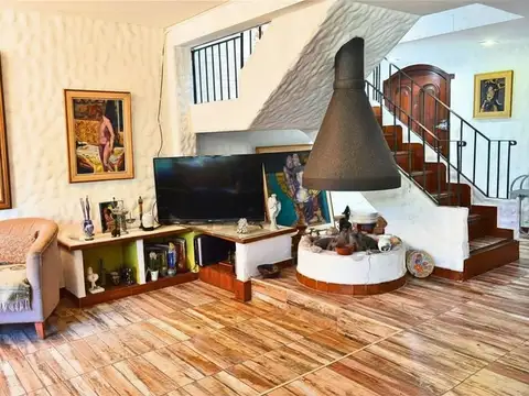 PH TIPO CASA 5 AMB. FLORESTA c/COCHERA  S/EXPENSAS
