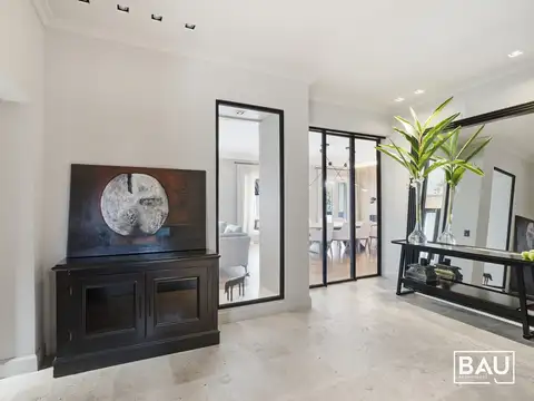 Casa 8 ambientes con 4 baños