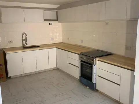 Bolanos 100, Piso pb