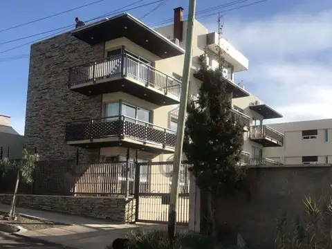 Doctor Minoprio 1700, Piso 0