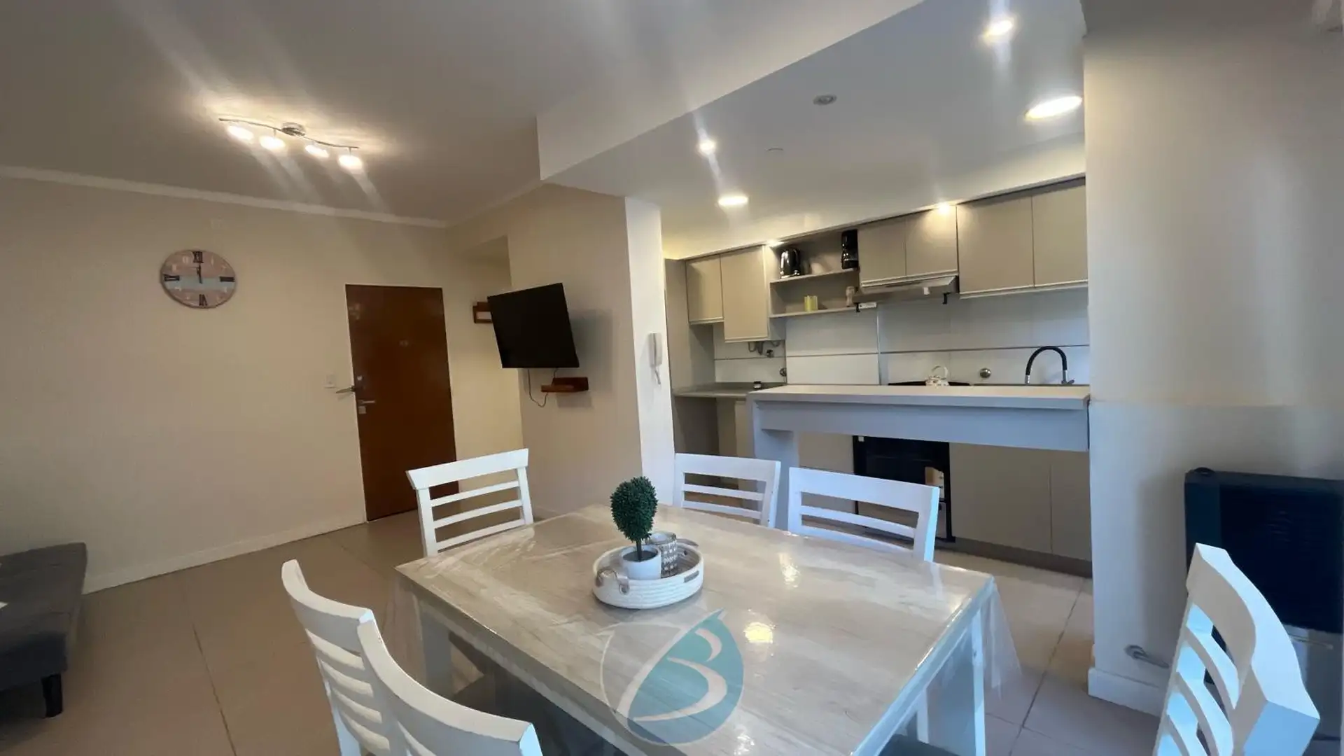 Depto 3 amb, 60m² con balcón a la calle Plaza Mitre