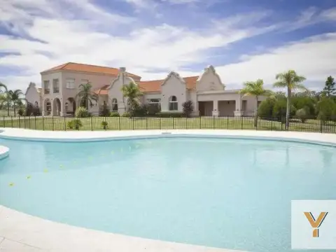 Terreno en Venta en Área 60, USD 27.000
