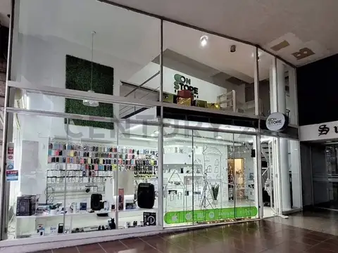 LOCAL comercial Gran vidriera ubicacion estrategica centro Cordoba Capital con r