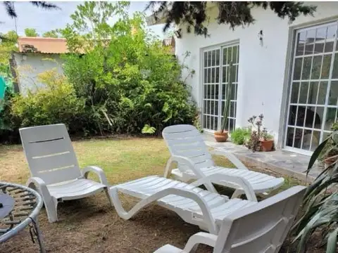 Casa en Alquiler con 1 cochera