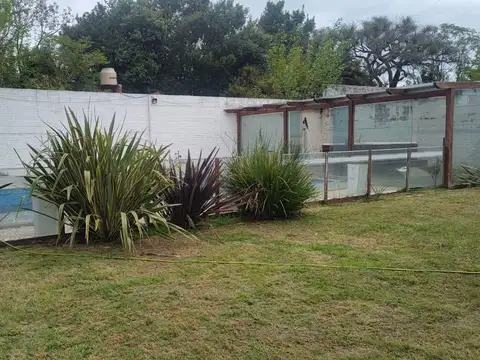 Casa en Alquiler con 1 cochera