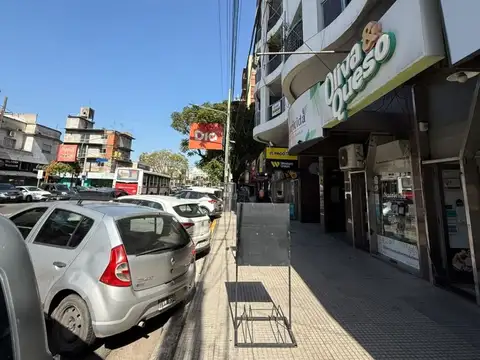 Local de 51m2 en Ramos Mejia sobre Av. de Mayo al 700