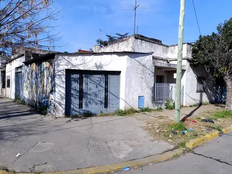 CASA A REFACCIONAR EN VILLA INSUPERABLE