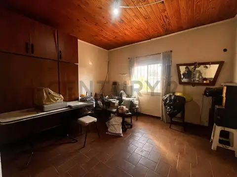 Casa en Venta con 3 cocheras