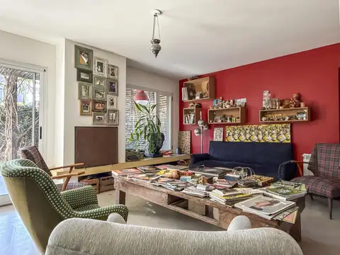 Casa en Venta con 2 cocheras