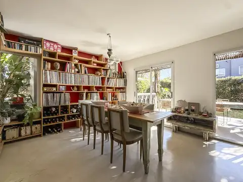 Casa 5 ambientes con 2 baños