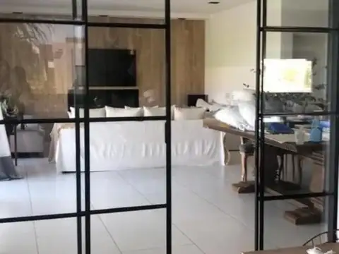 Casa en Alquiler en San Gabriel, USD 2.900