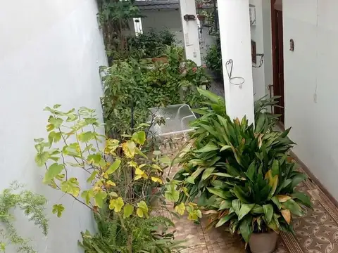 Venta Casa 6 ambientes Parque Patricios con Patio y terraza