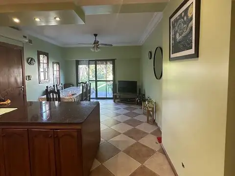 Casa con piscina en increible terreno