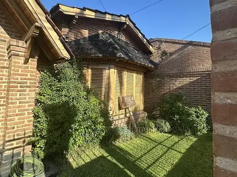 Casa con piscina en increible terreno