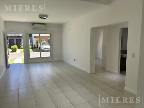 Departamento en planta baja con jardín en alquiler anual en El Palmar, Nordelta