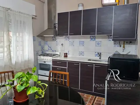 ALQUILER – PH / DEPARTAMENTO TIPO CASA - 2 AMBIENTES + ESCRITORIO -  SIN EXPENSAS – BOULOGNE