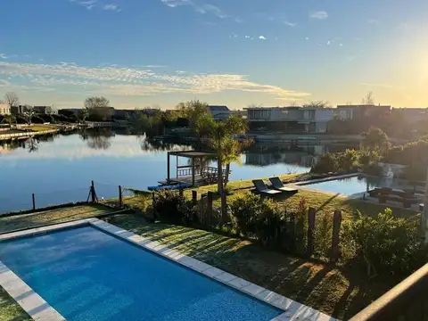 Avenida de los lagos 100
