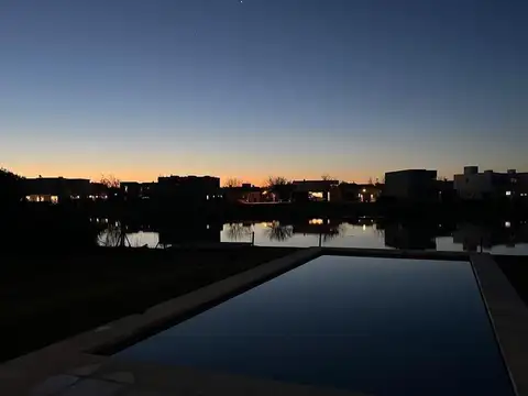 Casa en Alquiler de 4 dormitorios