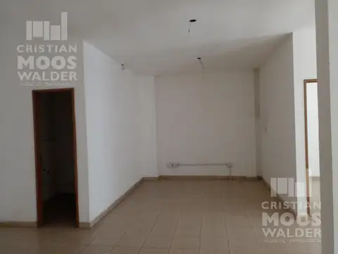 Oficina en Colectora Oeste