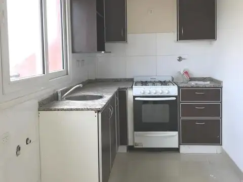 Castro Barros 1500, Piso 8