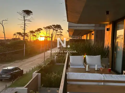 En venta apartamento de 2 dormitorios en Jose Ignacio, totalmente amoblado