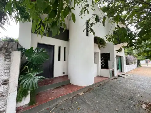 VENTA PH 4 AMBIENTES A REFACCIONAR PERMUTA