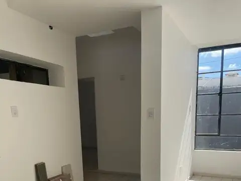 Casa de pasillo único dos dormitorios en Barrio Belgrano