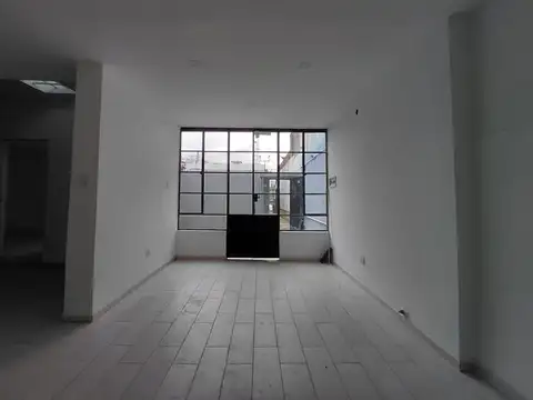 Casa de pasillo único dos dormitorios en Barrio Belgrano