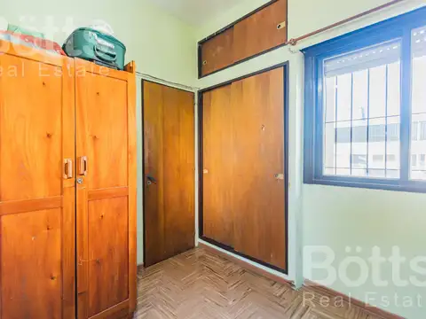 VENTA PH 3 AMBIENTES SIN EXPENSAS MUY LUMINOSO.