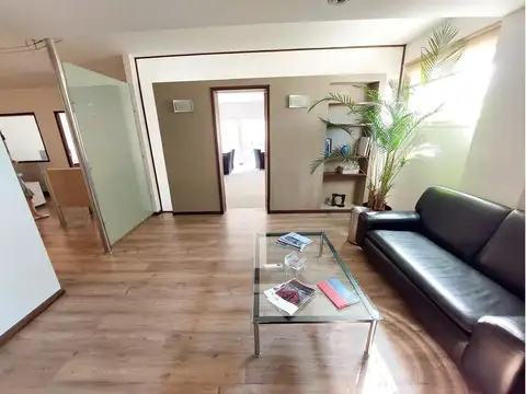 Oficina AMOBLADA en semipiso cochera fija, pileta y gimnasio