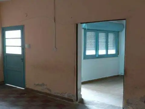 Casa 5 ambientes con 1 baño