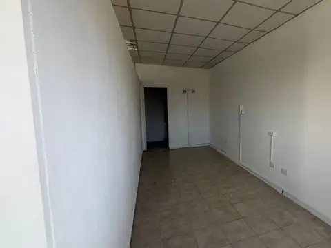 Oficina 5 ambientes con 1 baño